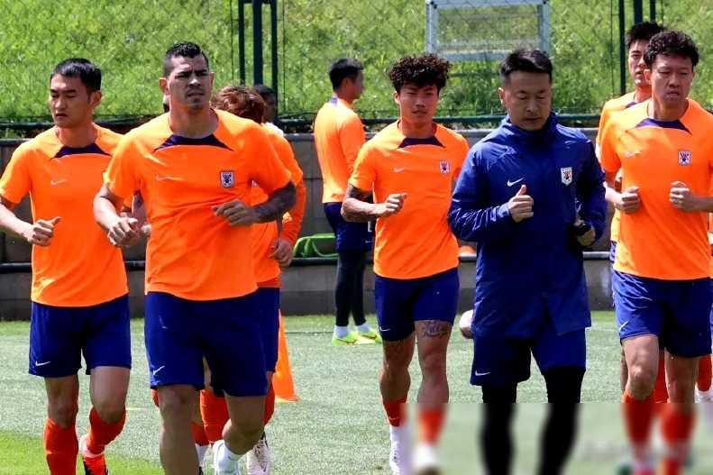 包含关键之战即将上演，双方球队备战为重的词条