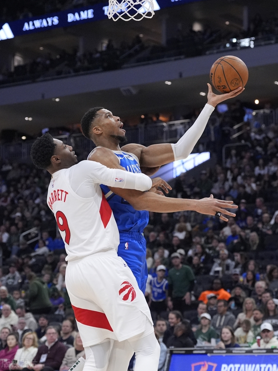 独行侠险胜状态爆棚，字母哥关键表现点燃全场！